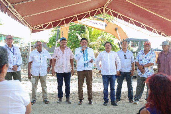 ·         Supervisa trabajos de limpieza de 240 metros lineales en Playa Corralero,