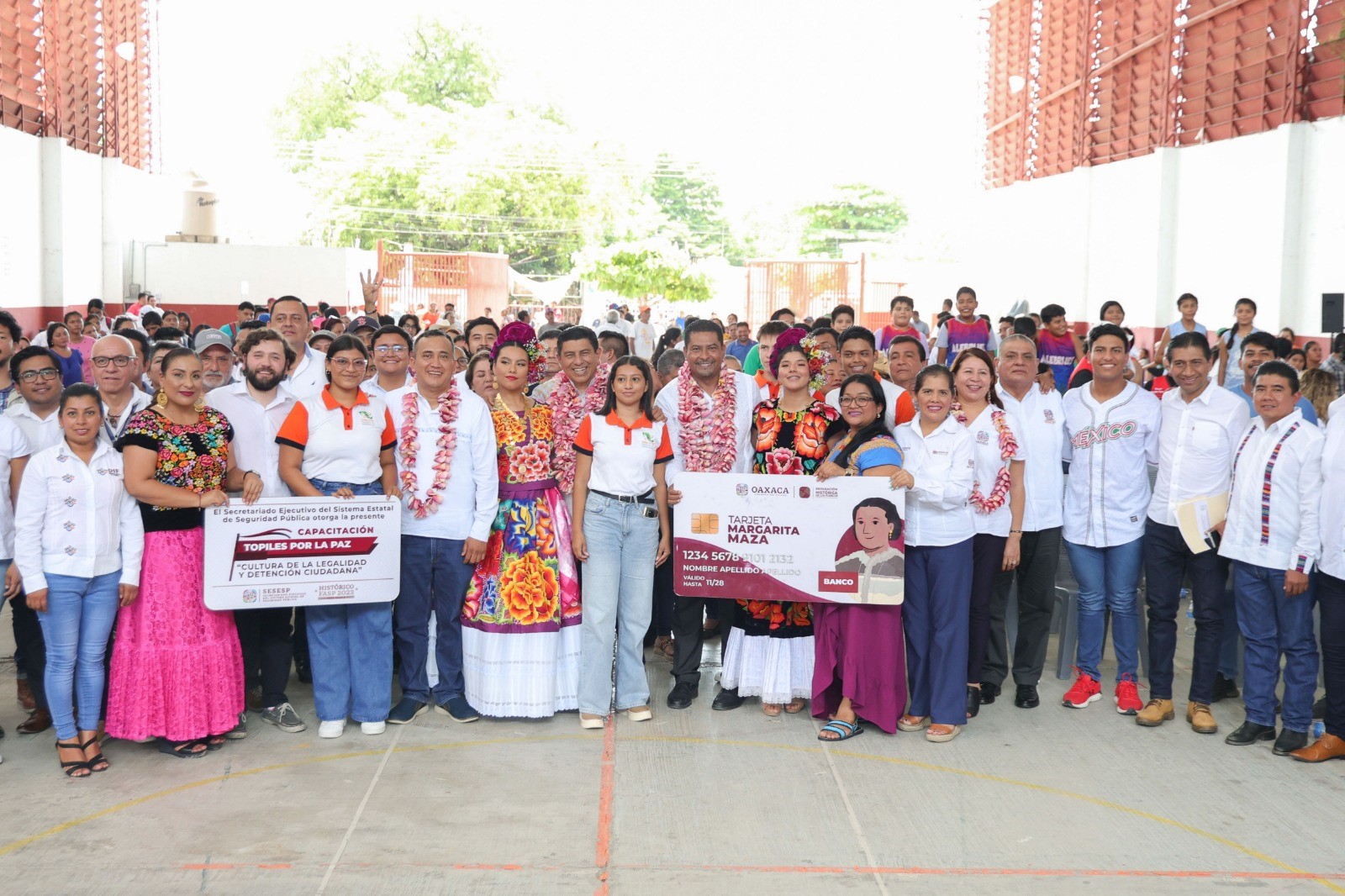 ·         Anuncia importantes apoyos para los municipios de Chahuites y San Pedro Tapanatepec