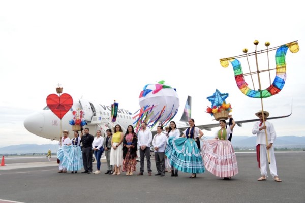 Turismo del Estado de Oaxaca recibió a pasajeros del primer vuelo de Volaris proveniente de El Bajío