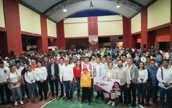 acudió el Mandatario junto a su gabinete a comprometer acciones de desarrollo para el pueblo solteco