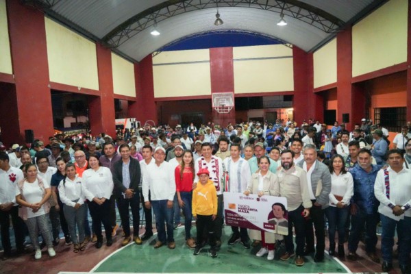 acudió el Mandatario junto a su gabinete a comprometer acciones de desarrollo para el pueblo solteco