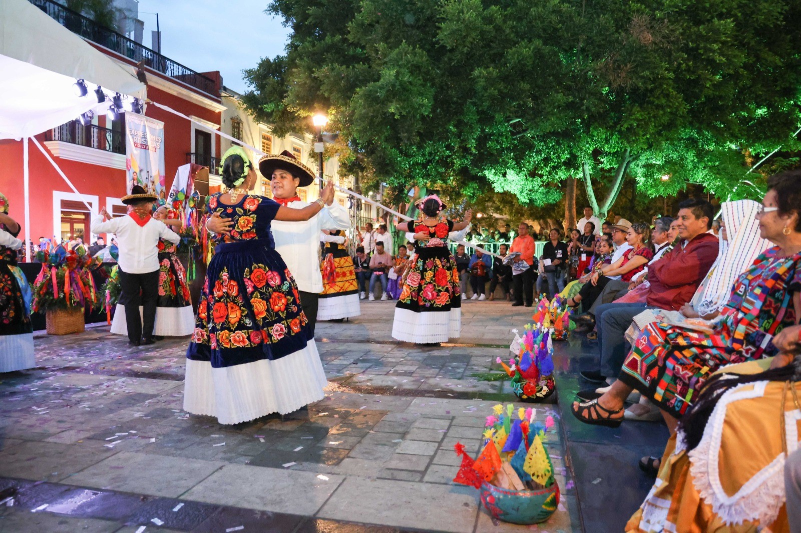    El Gobernador Salomón Jara Cruz encabezó el inicio de la gran fiesta de las y los oaxaqueños