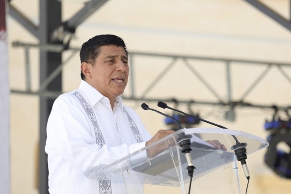 Mandatario Estatal expresó su reconocimiento a la obra escultórica del artista plástico