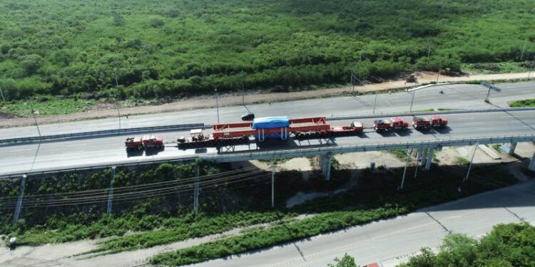 operación de la turbina de gas de 330 MW de la nueva planta de ciclo combinado de Mérida.