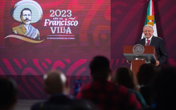 ingenieros encargados de la magna obra que conectará al sureste del país.