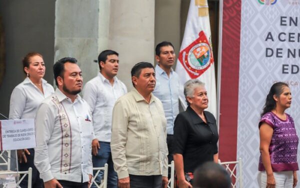 claves de Centros de Trabajo a 48 escuelas de educación básica