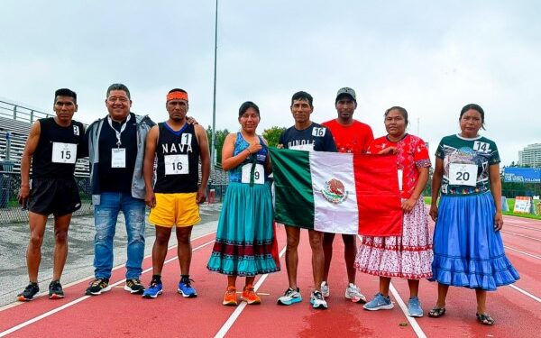 tres primeros lugares, en las diferentes categorías  1,500 metros planos