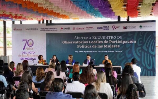 para promover el liderazgo de las mujeres en el ámbito político.