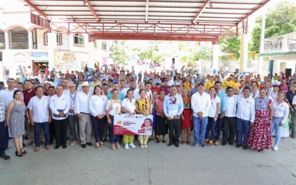 Impulsa Salomón Jara acciones para revertir rezagos en Guienagati y Laollaga