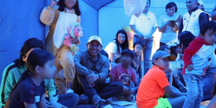 les aman y nadie tiene derecho a hacerles sentir mal.