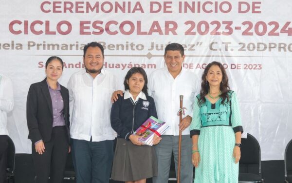 inician su jornada académica en 11 mil 692 escuelas públicas y privadas en la entidad.