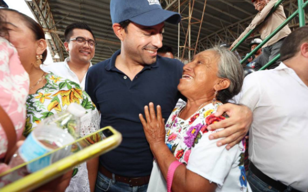 realizó la entrega de apoyos del esquema Peso a Peso, acciones de vivienda