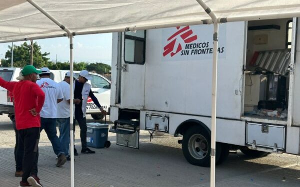 de manera gratuita servicios básicos a quienes transitan por el territorio oaxaqueño