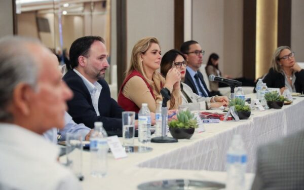 ponga fin a la crisis generada por la presencia de migrantes en la frontera.