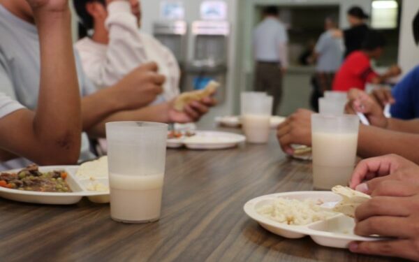 - Reciben trato digno y con pleno respeto a sus derechos