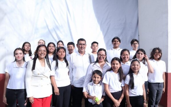 coadyuvar en unidad, así como a fortalecer los valores para recomponer el tejido social.