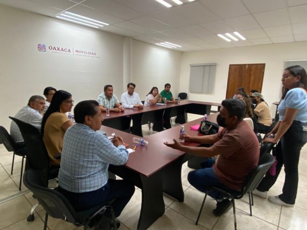 A través del dialogo, atiende Semovi demandas de personas concesionarias