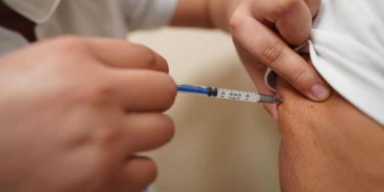 ·         Se recibieron 186 mil 900 dosis para proteger a la población vulnerable contra esta enfermedad que afecta las vías respiratorias