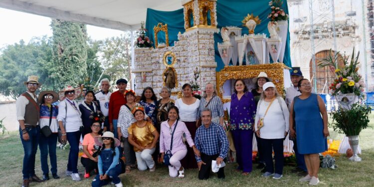 Atraen Altares Monumentales de Huaquechula a turistas extranjeros