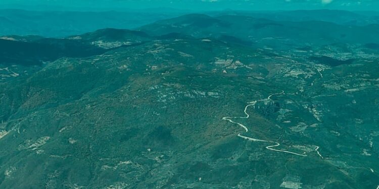 Concluidos, 186 caminos artesanales de Oaxaca a partir de la mano de obra local, destaca presidente