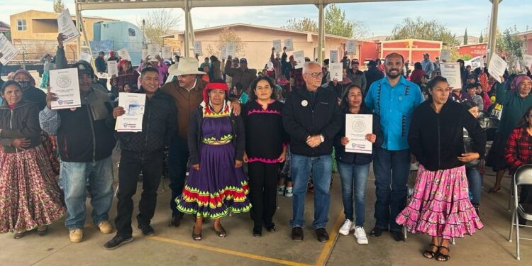 Entrega Estado escrituras de propiedad a 120 familias de ciudad Cuauhtémoc