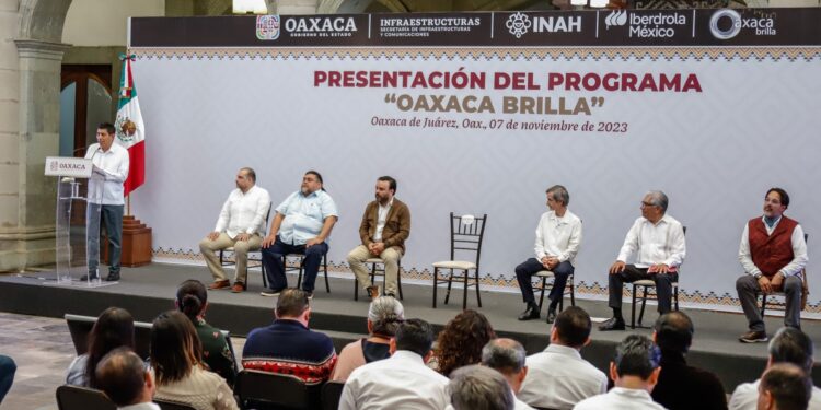 Gobierno del Estado e Iberdrola México embellecerán 10 edificios históricos con proyecto de iluminación Oaxaca Brilla