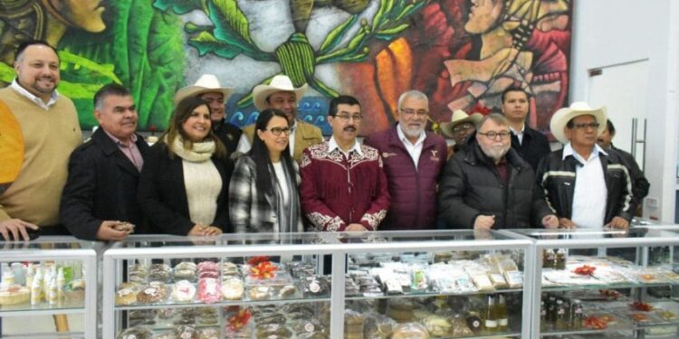 GOBIERNO DEL ESTADO PROMUEVE PRODUCTOS RURALES EN LA TORRE BICENTENARIO