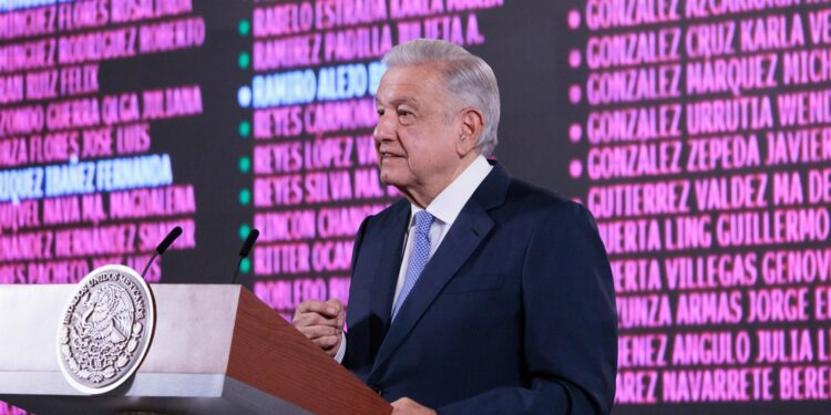 Gobierno tiene presupuesto suficiente para atender a damnificados de Guerrero: presidente; “se va a invertir en Acapulco como nunca”, afirma