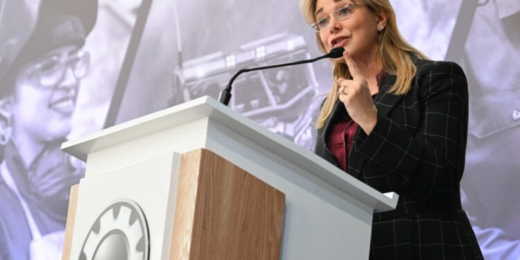 Inaugura Maru Campos la tercera planta de la empresa BRP en Juárez que implica más de 2 mil empleos