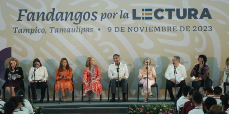 LEER PARA FORTALECER LA TRANSFORMACIÓN, PIDE AMÉRICO A ESTUDIANTES