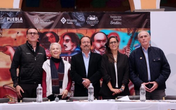 un espectáculo de danza vertical sobre la fachada del Museo de la Revolución Mexicana