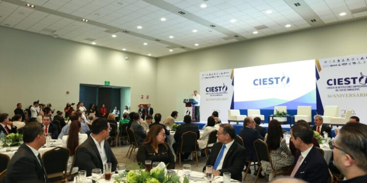 REAFIRMA GOBERNADOR APOYO A EMPRESARIOS PARA ATRAER INVERSIONES