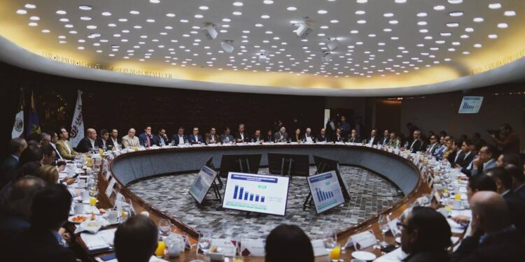 Reconoce Consejo Directivo de la CANACO diálogo y apertura de Enrique Alfaro con empresario