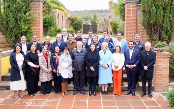 asistió a la sesión en la que se revisaron las estrategias para el desarrollo turístico del país