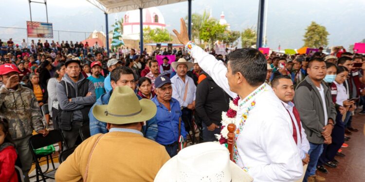 Combate pobreza Gobierno de Oaxaca con más de 50 mdp en Mazatlán Villa de Flores