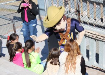 Entrega Movilidad juguetes para niñas, niños y adolescentes víctimas de violencia