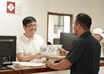 Semovi cuenta con placas y tarjetas de circulación suficientes para atender demanda de personas usuarias