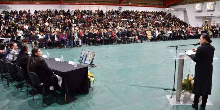 Celebra Normal del Estado 118 aniversario de formar docentes