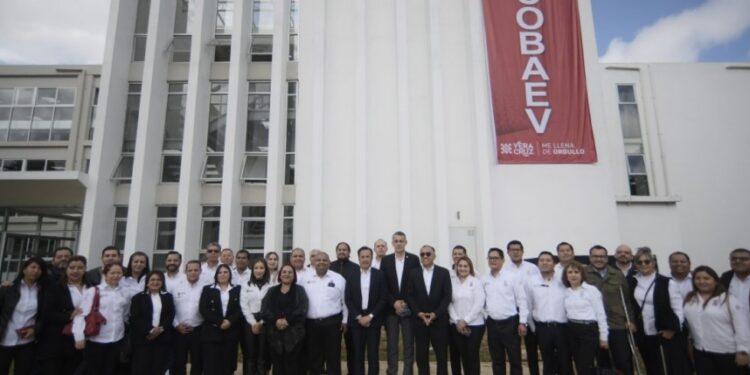 Con ahorros propios, el COBAEV estrena oficinas: gobernador Cuitláhuac García