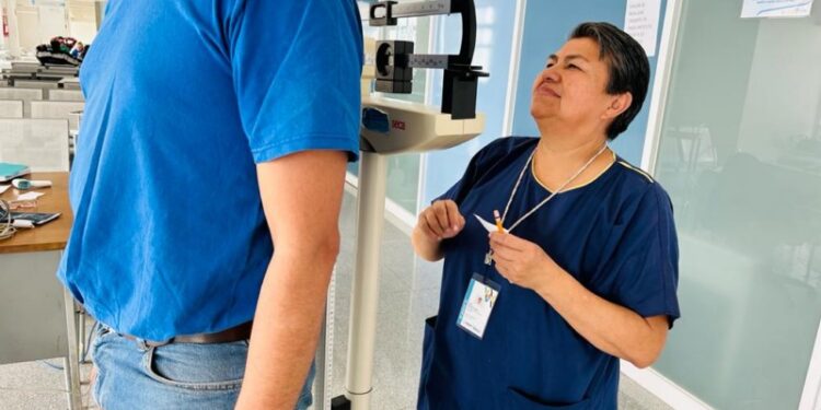 ¿EMPEZASTE EL AÑO CON UNOS KILITOS DE MÁS? NO TE PREOCUPES, LA SOLUCIÓN PUDIERA ESTAR EN TU CENTRO DE SALUD MÁS CERCANO