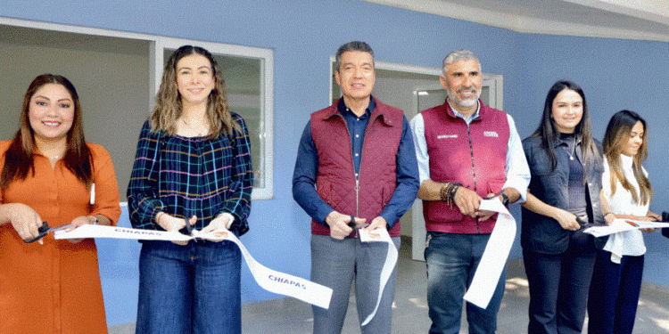 Inaugura Rutilio Escandón la rehabilitación de la Casa Hogar para Ancianos del DIF Chiapas, en Tuxtla Gutiérrez