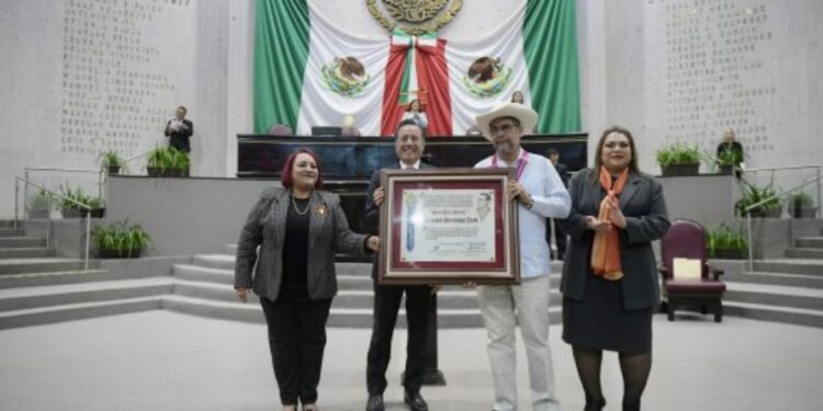 Medalla Adolfo Ruiz Cortines 2023, un reconocimiento al rescate del son jarocho
