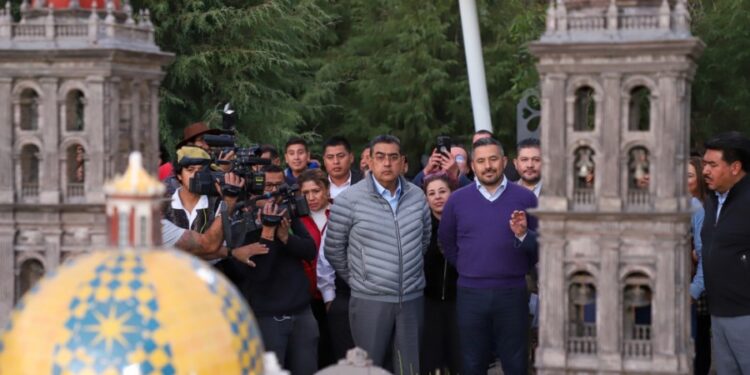 Puebla se vive y recorre en familia: Sergio Salomón, inaugura rehabilitación del «Paseo de Gigantes»