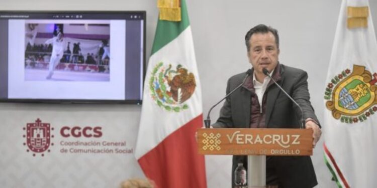 Regresan a clases más de un millón 700 mil niños y jóvenes veracruzanos