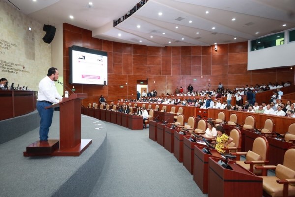 Emilio Montero Pérez afirmó que nunca más un Oaxaca con rezago educativo