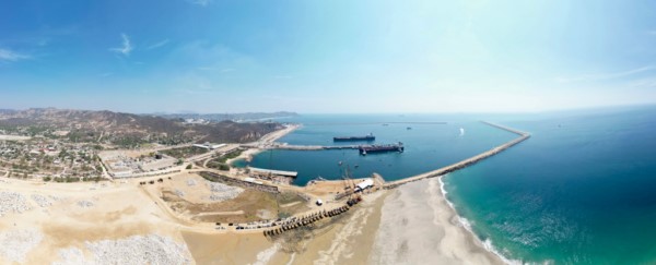 sureste y potenciar el comercio internacional a partir de las ventajas geográficas del país.