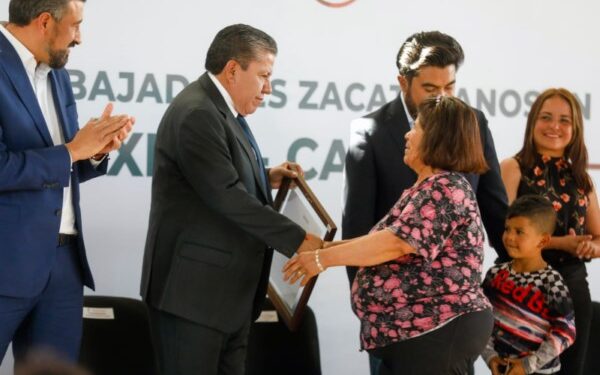 Apoya Gobernador David Monreal a trabajadores zacatecanos que obtuvieron empleo temporal en Canadá