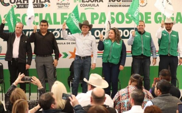 Llega Manolo con pavimento y agua a la Carbonífera