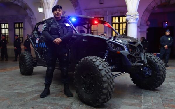 ENTREGA TERE JIMÉNEZ EQUIPAMIENTO POR 40 MILLONES DE PESOS A LA POLICÍA ESTATAL