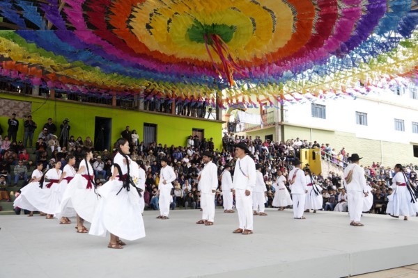 ·        Ocho delegaciones de la Sierra de Juárez estarán presentes en el máximo encuentro cultural de Oaxaca